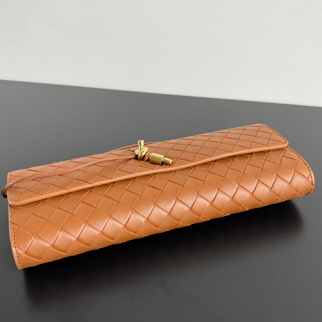 BV Long Clutch Andiamo With Handle 31cm Brown Calfskin 563672