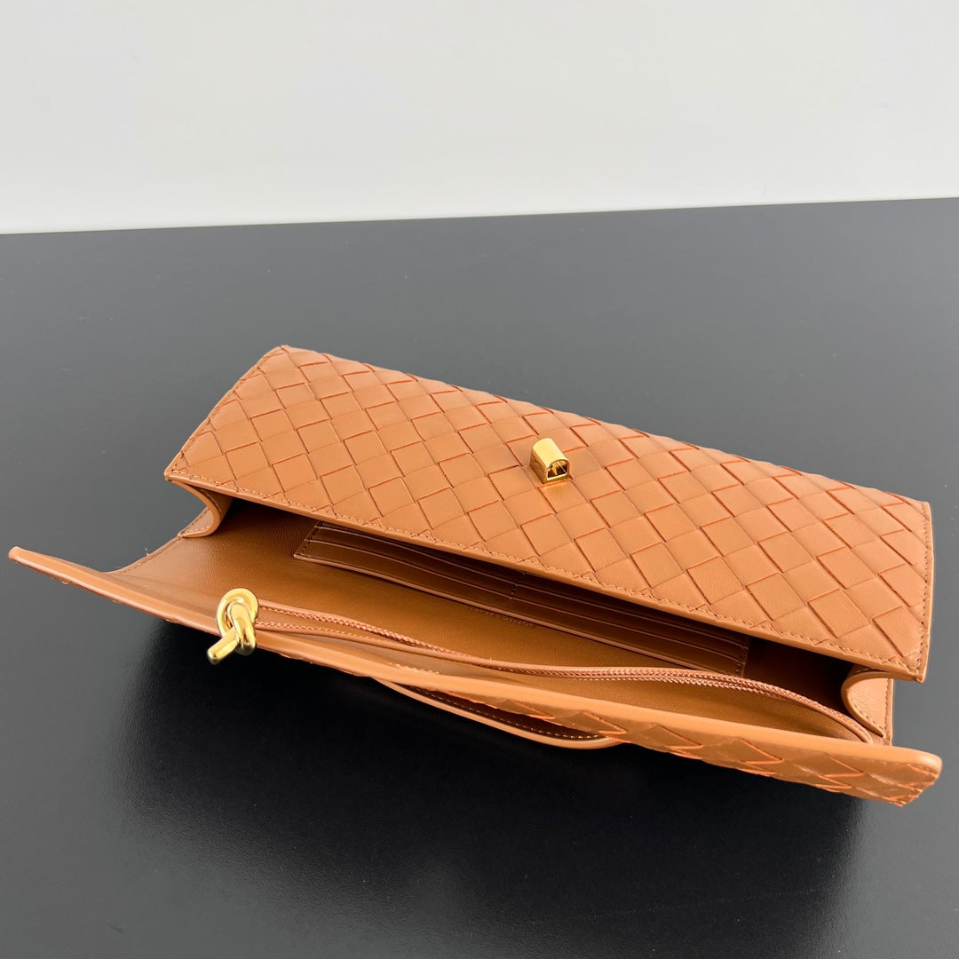 BV Long Clutch Andiamo With Handle 31cm Brown Calfskin 563672