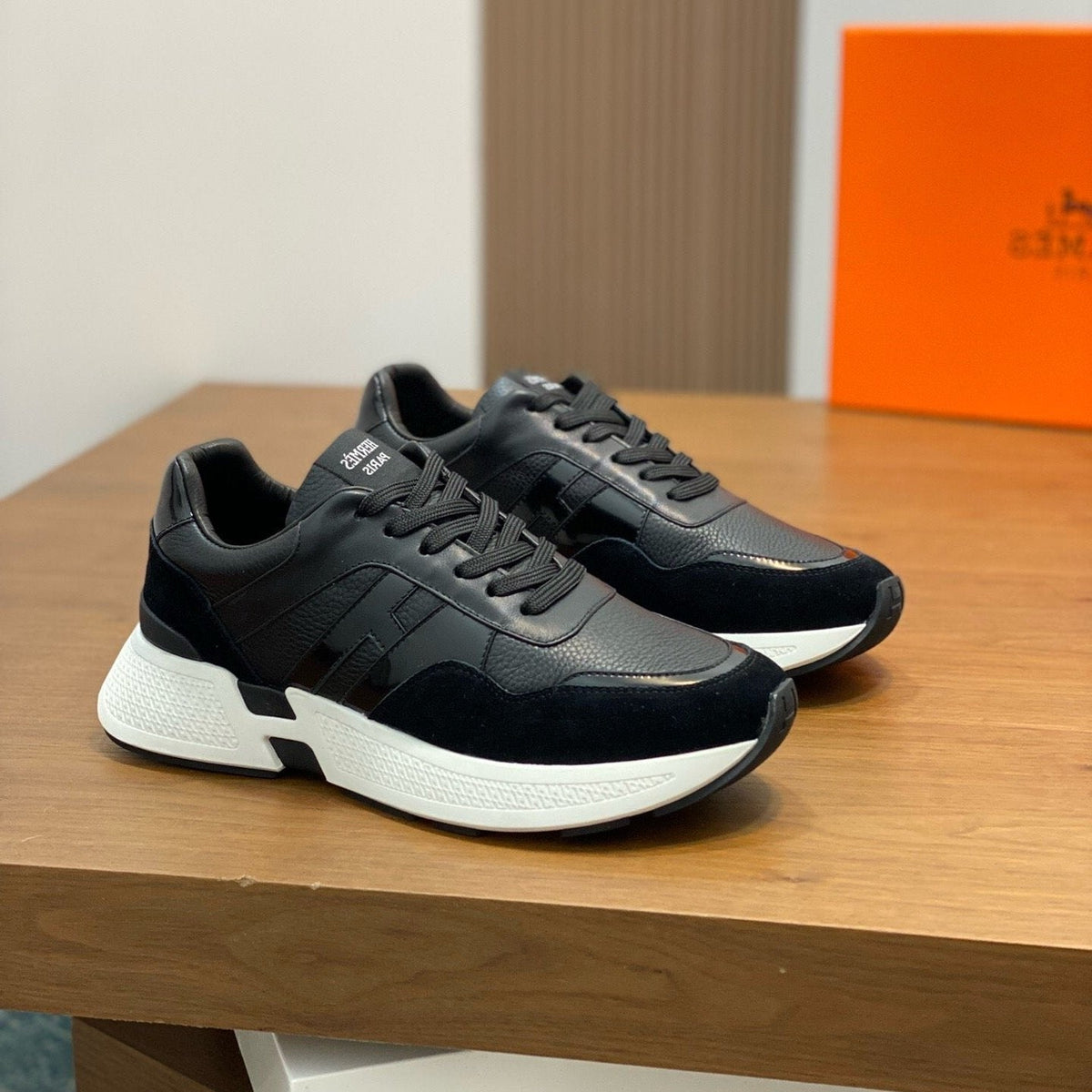HM HOGAN SNEAKER BLACK CALFSKIN AND SUEDE