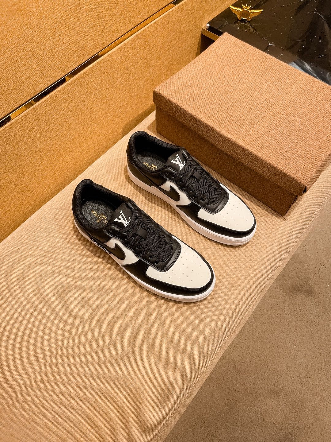 LV AIR FORCE 1 SNEAKER BLACK MIX WHITE