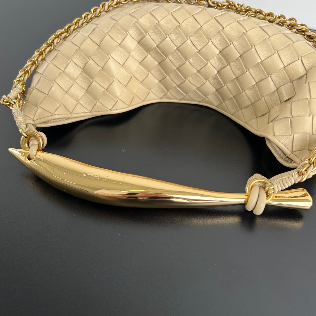 SARDINE 33 WITH CHAIN IN BEIGE LAMBSKIN