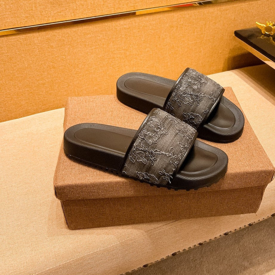 GG Men's Slide Black Calfskin 709745