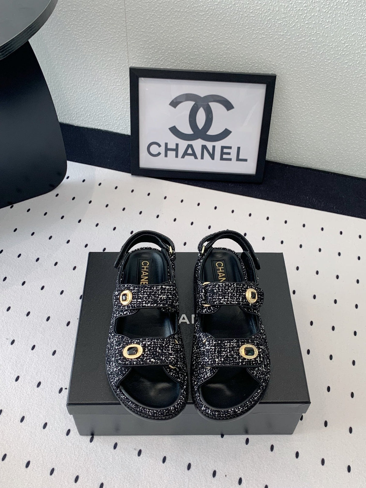 dad sandal black white tweed