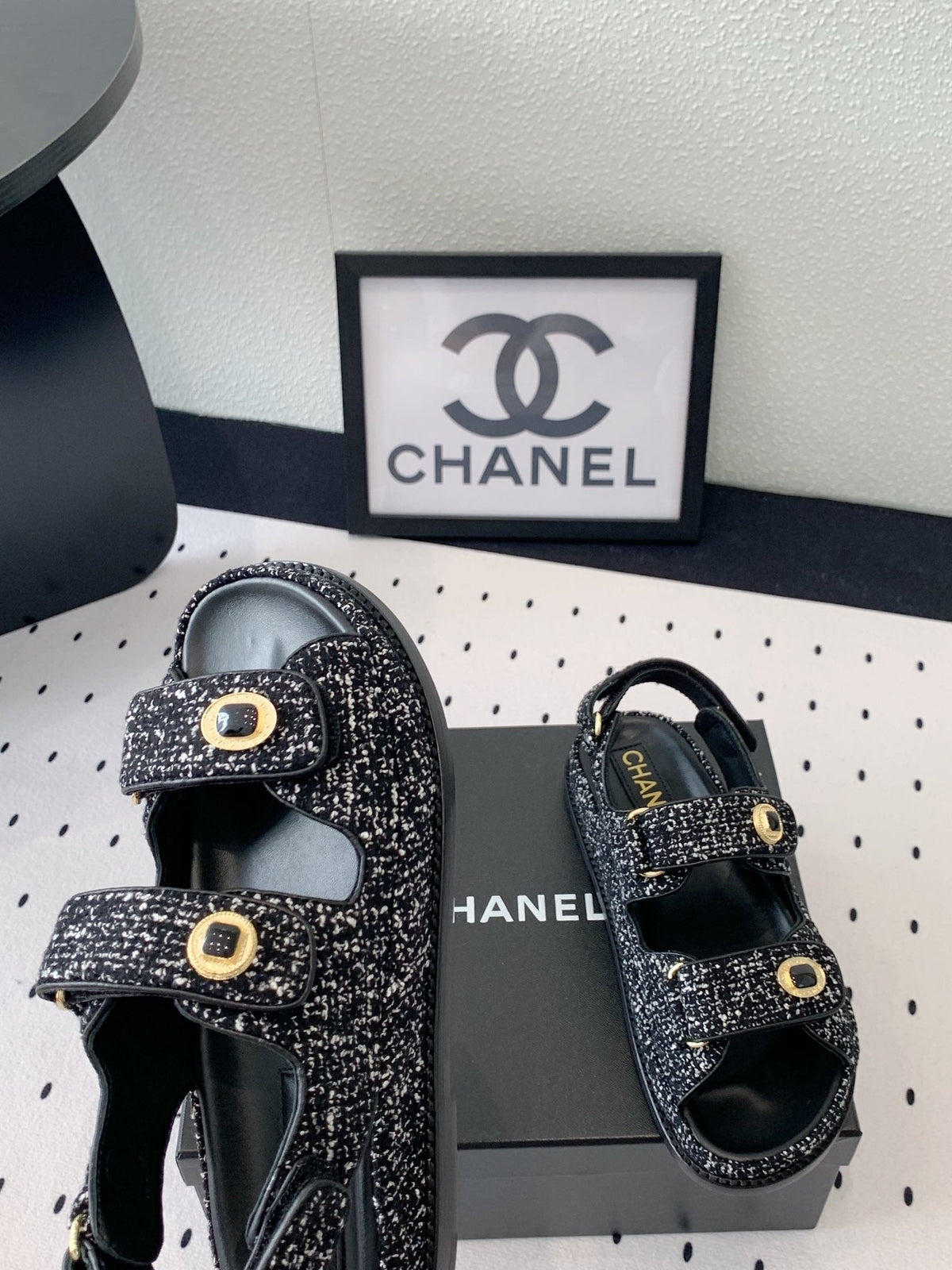dad sandal black white tweed