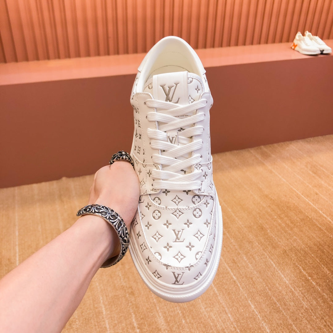 LV TRAINER SNEAKER IN BEIGE MONOGRAM CALFSKIN