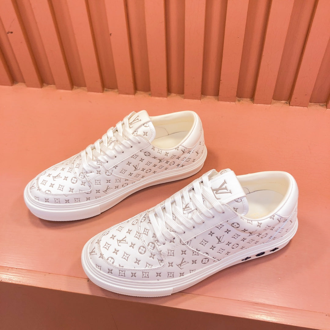 LV TRAINER SNEAKER IN BEIGE MONOGRAM CALFSKIN