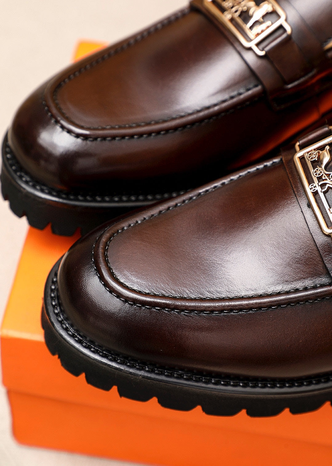 HM GOLD BUCKLE FAUBOURG LOAFER CHOCOLATE CALFSKIN