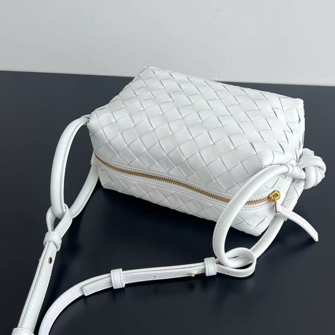 BV Loop Top Handle 19cm White Lambskin