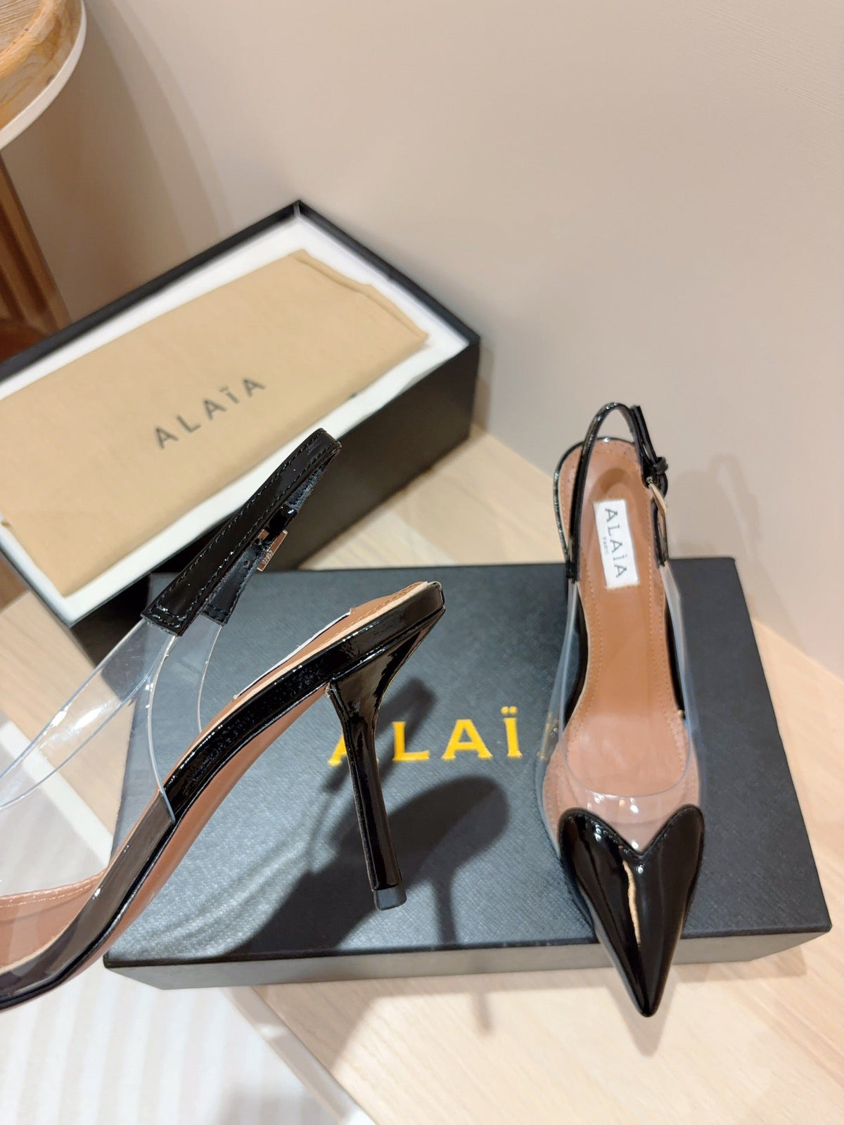 alaia slingbacks 95 optic black heart lambskin