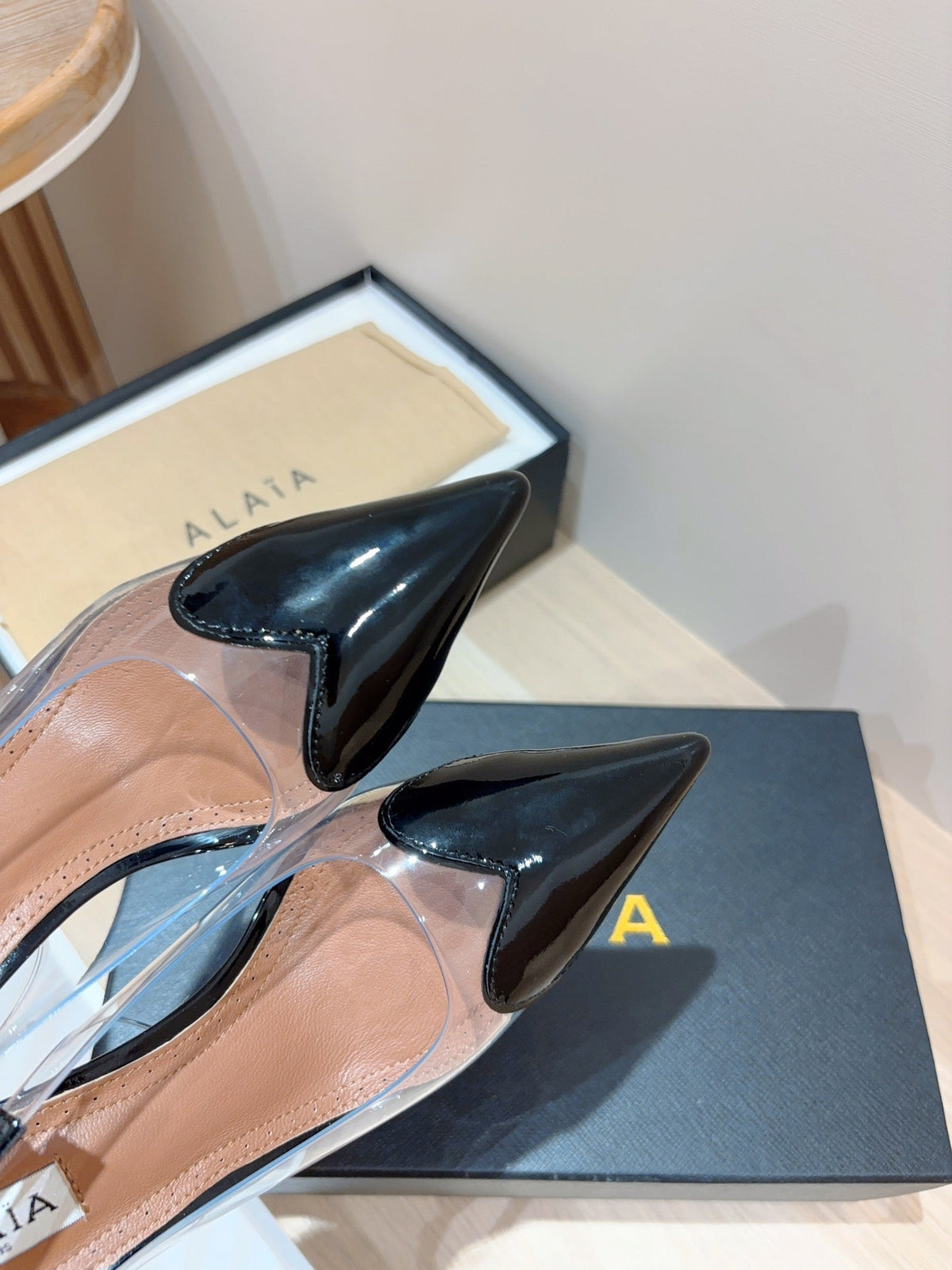 alaia slingbacks 95 optic black heart lambskin