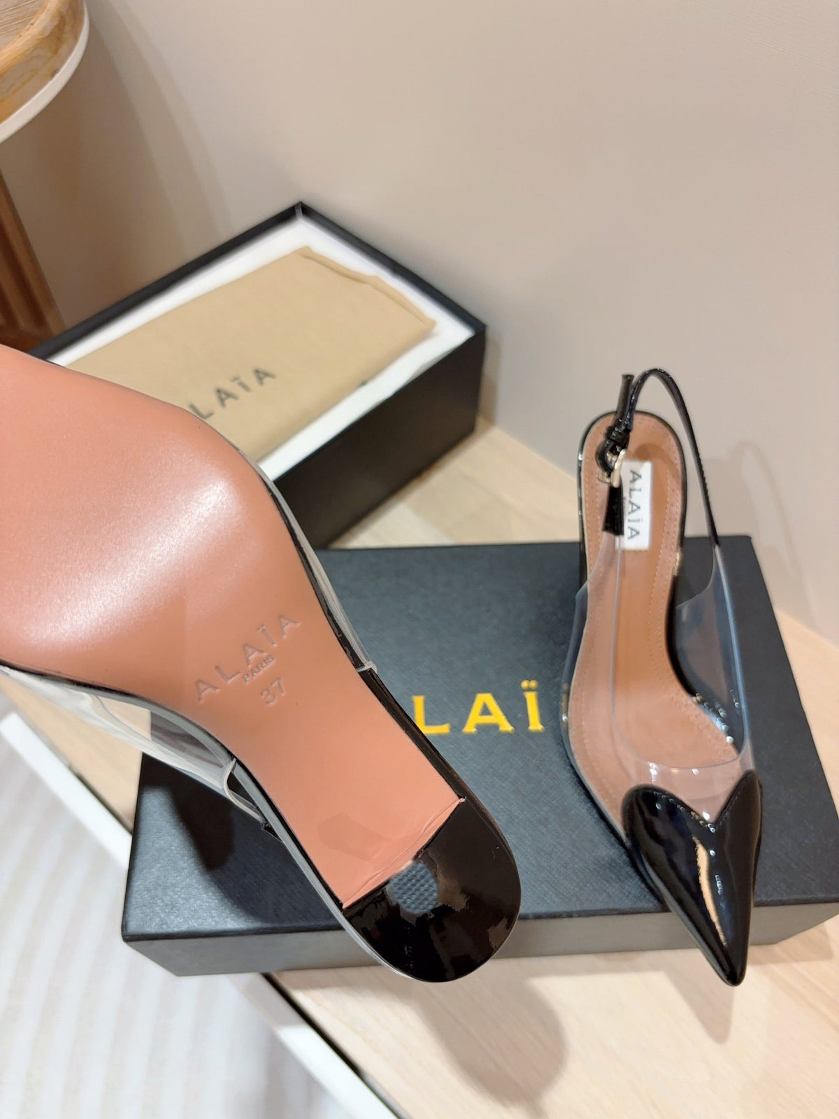 alaia slingbacks 95 optic black heart lambskin