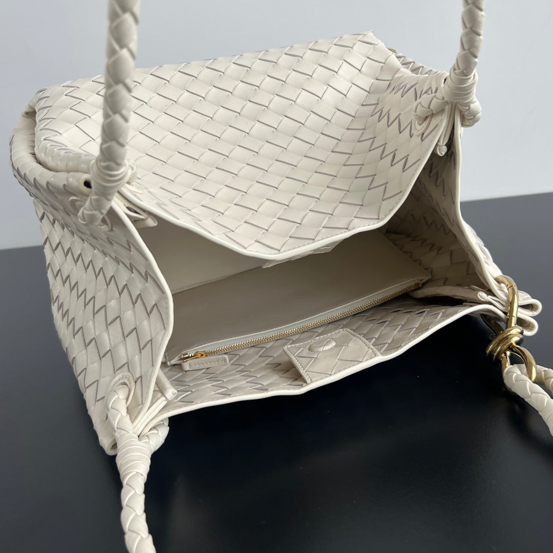 BV Intrecciato 30cm Bag Cream Leather 532241