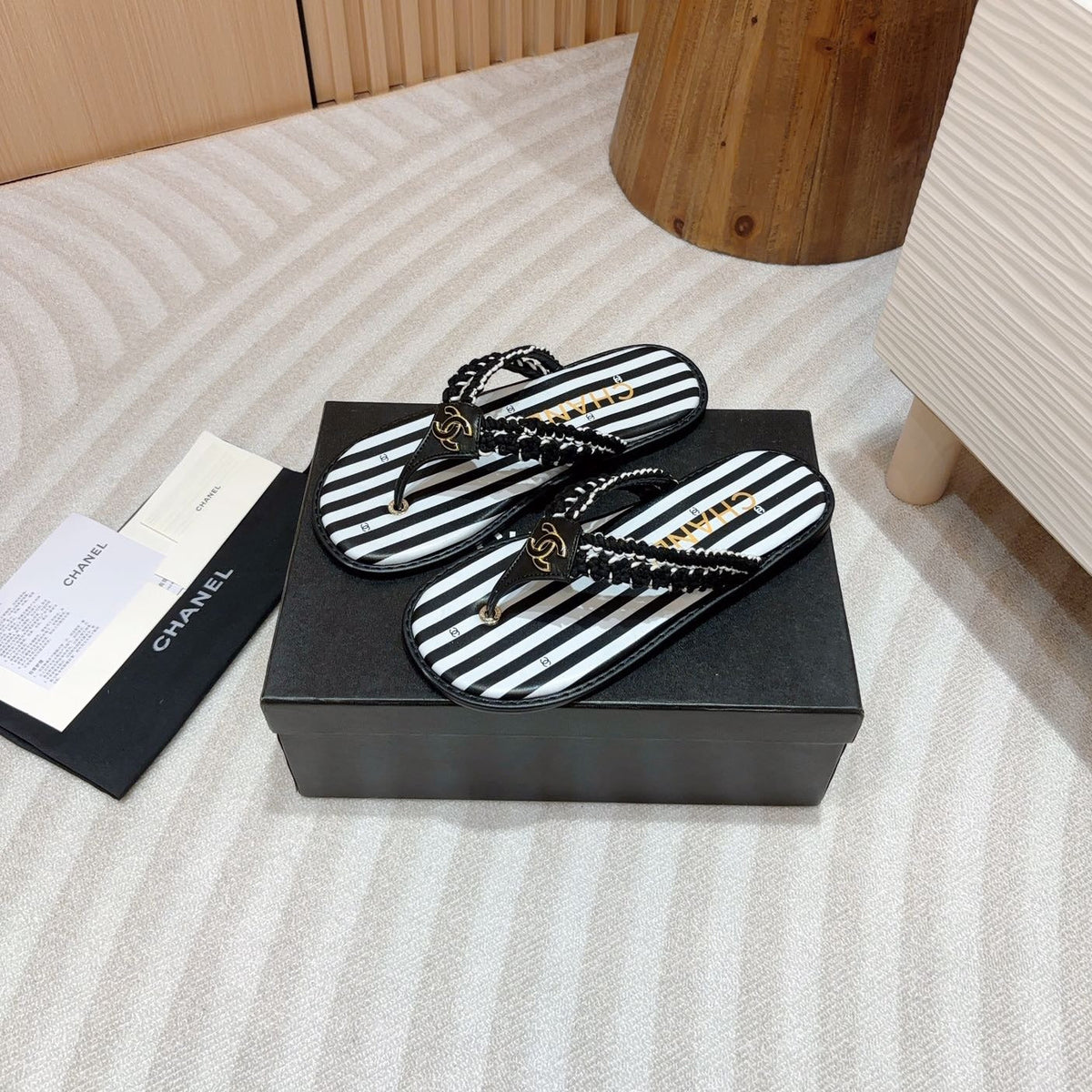CC WOVEN FLIP FLOP WHITE MIX BLACK SHEEPSKIN