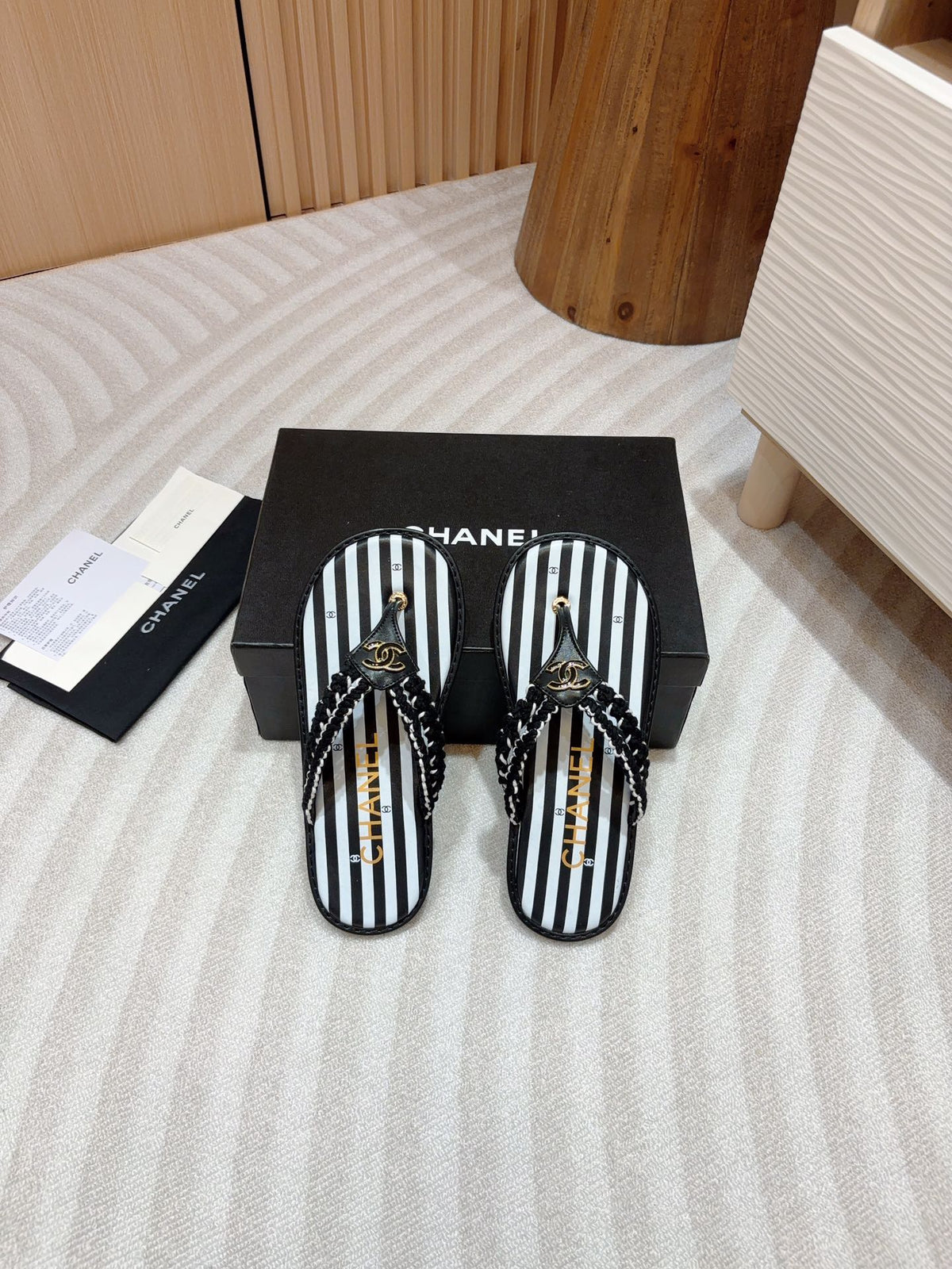 CC WOVEN FLIP FLOP WHITE MIX BLACK SHEEPSKIN