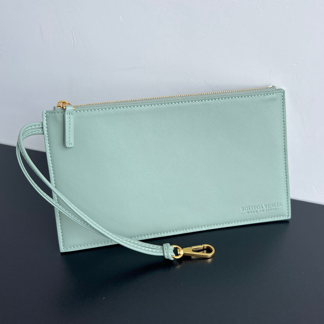 BV Intrecciato 30cm Bag Sage Green Leather 532259
