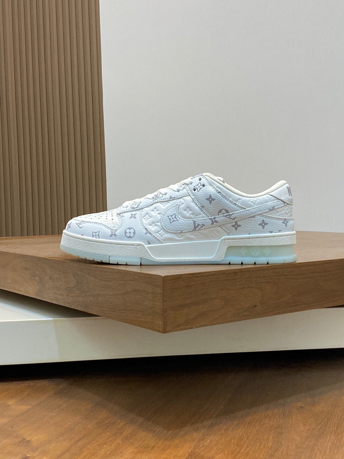 AIR TRAINER IN WHITE CALFKSIN