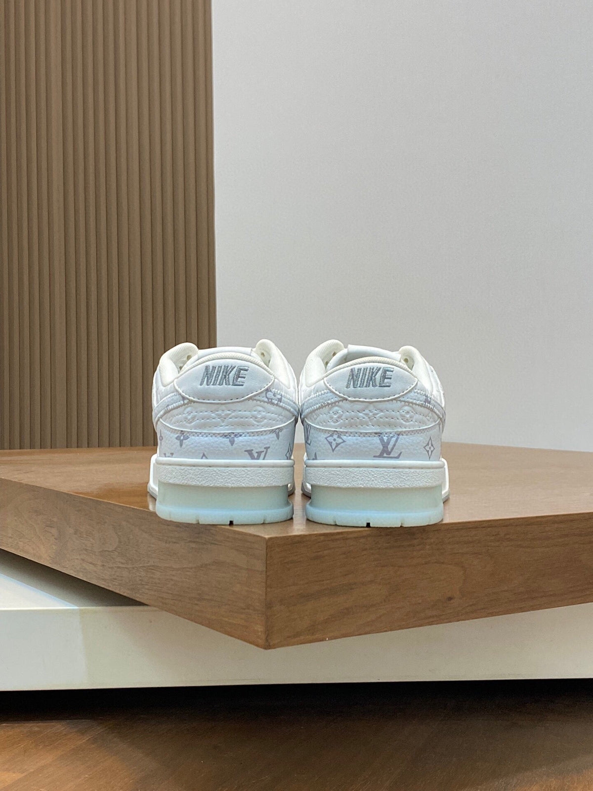 AIR TRAINER IN WHITE CALFKSIN