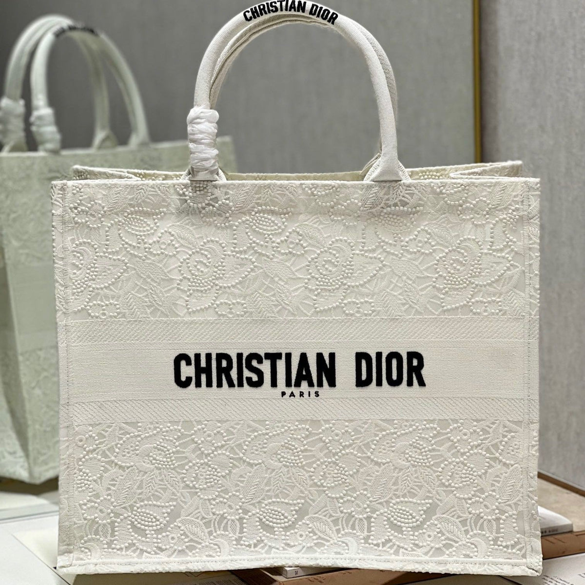 CD Mesh White Book Tote 42cm Bag Canvas 336561