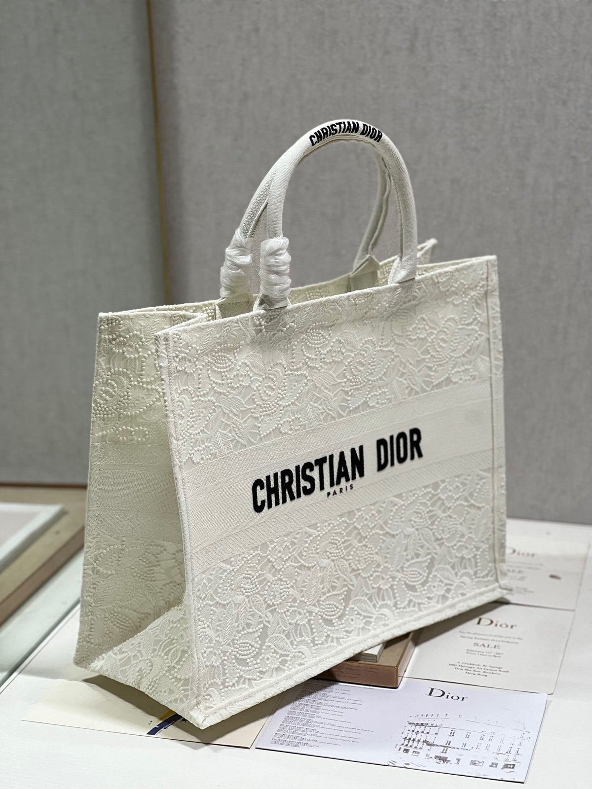 CD Mesh White Book Tote 42cm Bag Canvas 336561