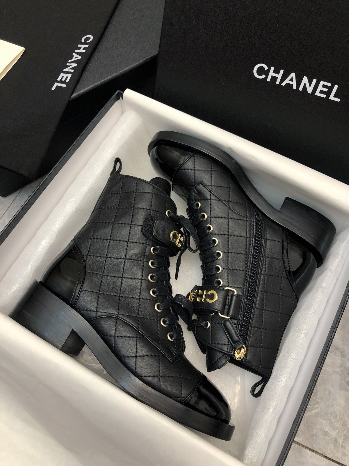 CC Short Boots 45mm In Black Quilted Lambskin And Glossy Cowhide 950042