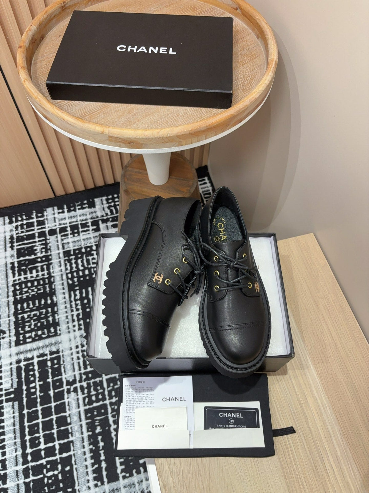 CC OXFORD SHOES IN BLACK CALFSKIN