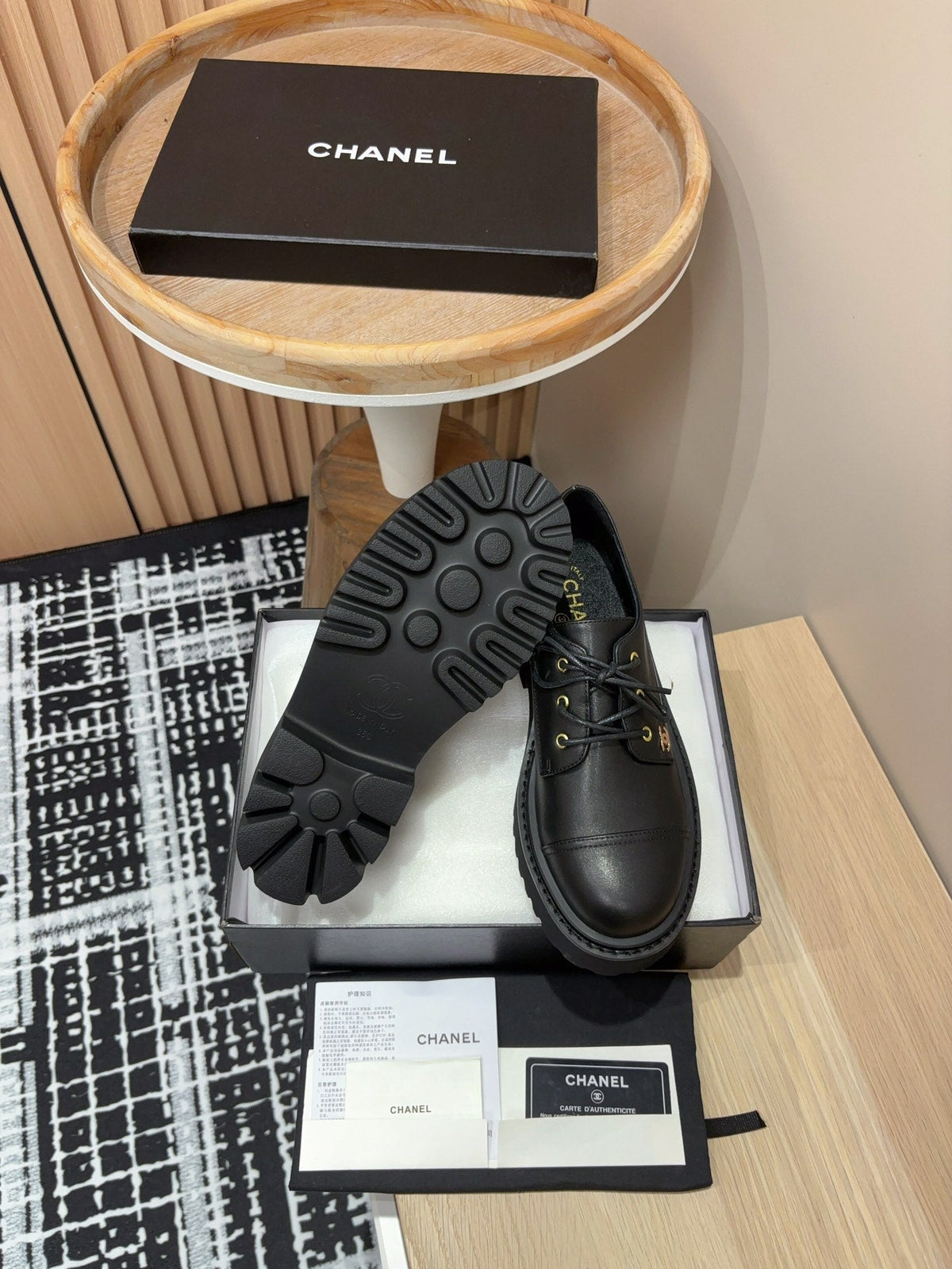 CC OXFORD SHOES IN BLACK CALFSKIN