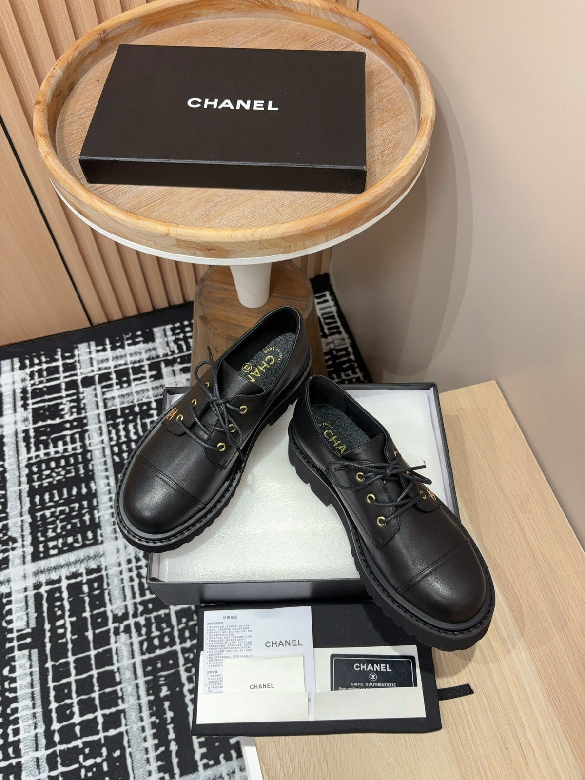 CC OXFORD SHOES IN BLACK CALFSKIN
