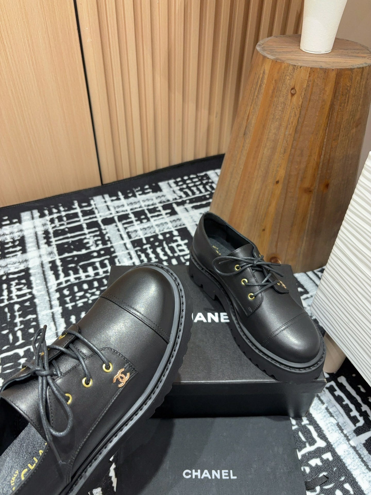 CC OXFORD SHOES IN BLACK CALFSKIN