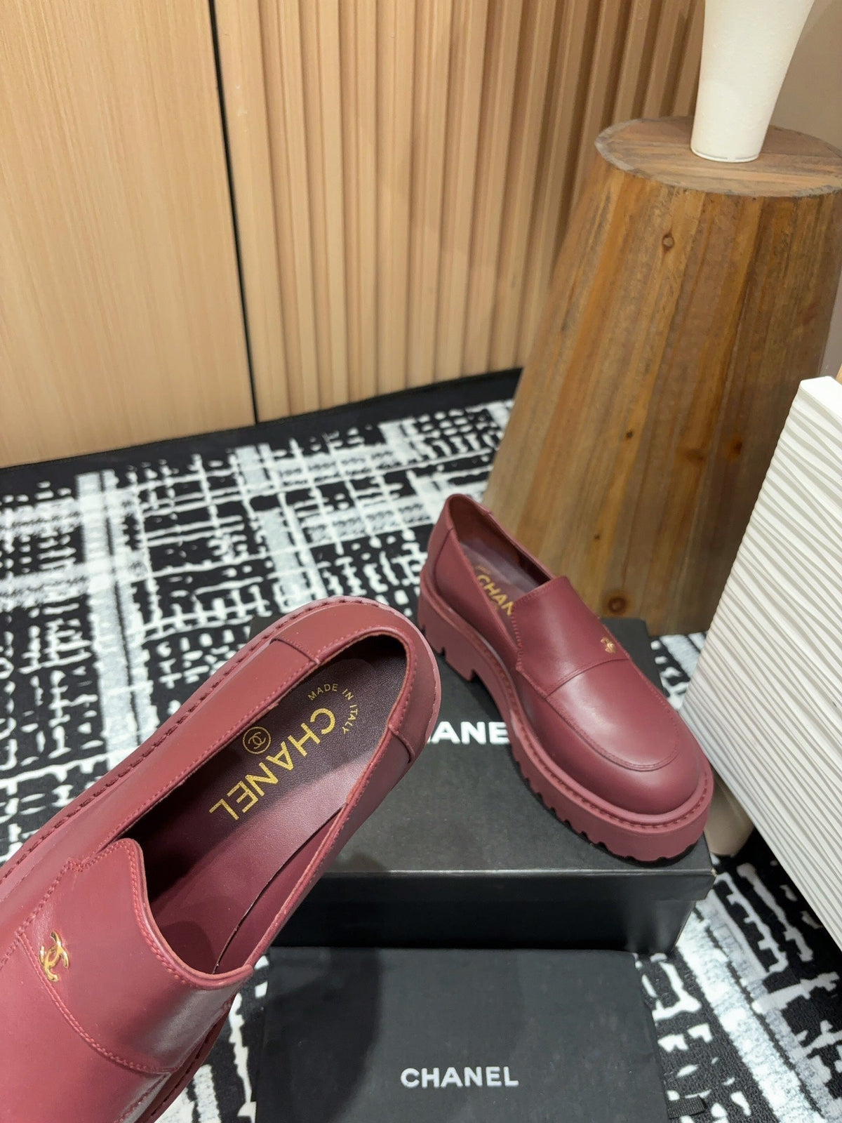 CC MOCCASINS IN BURGUNDY RED CALFSKIN