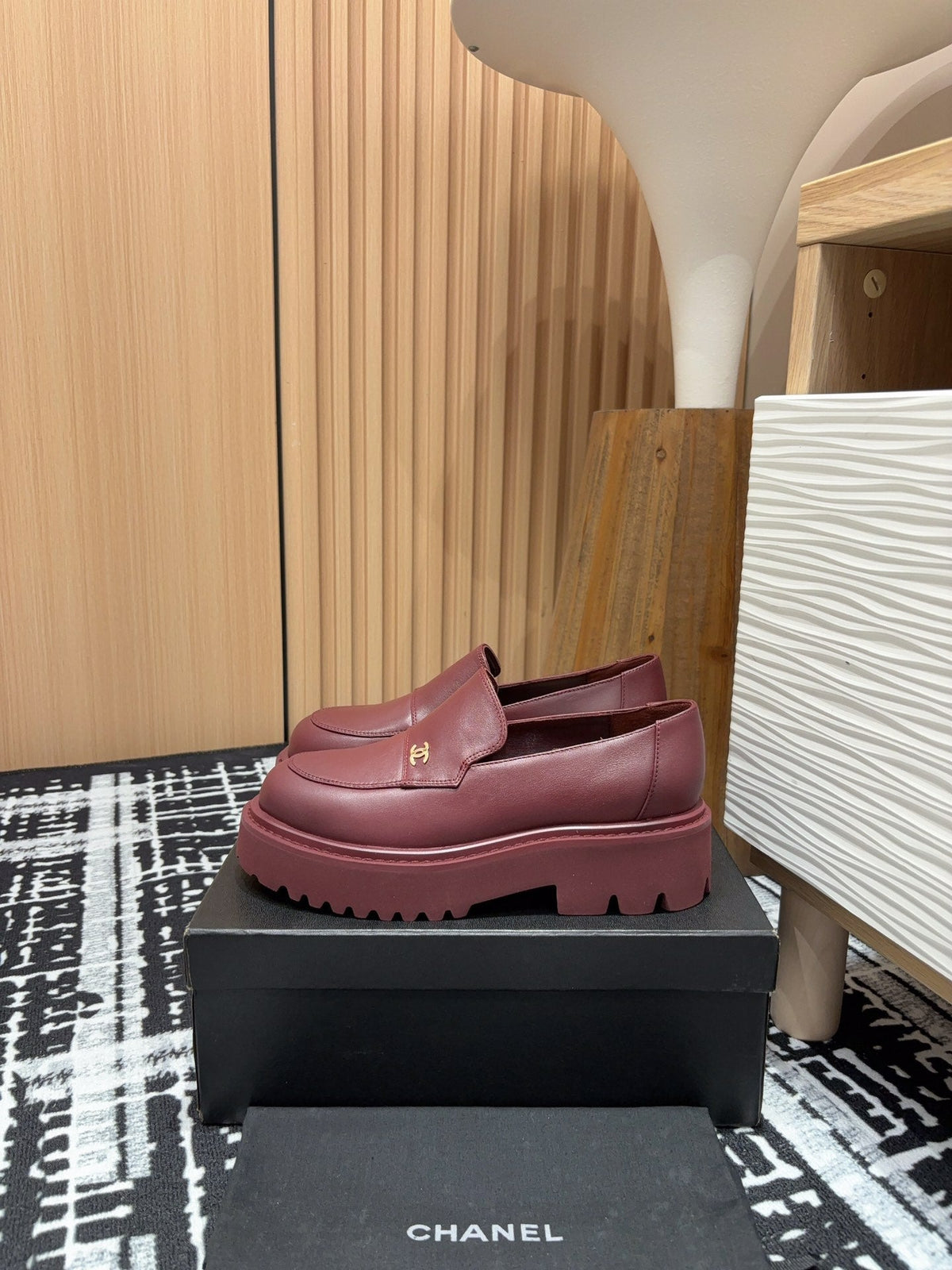 CC MOCCASINS IN BURGUNDY RED CALFSKIN