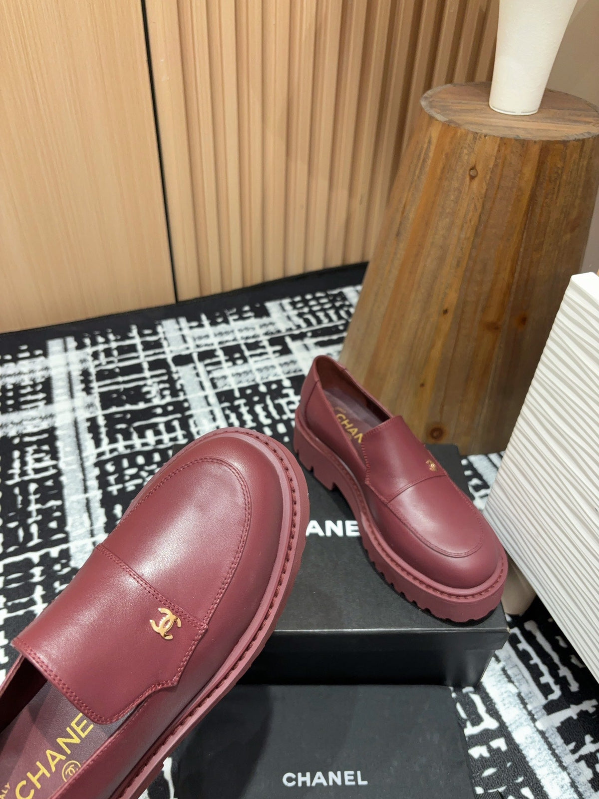 CC MOCCASINS IN BURGUNDY RED CALFSKIN