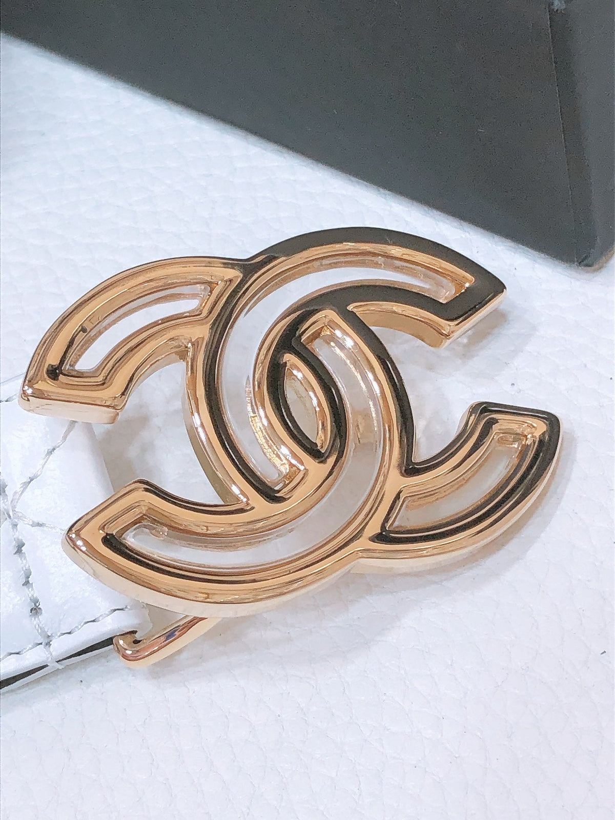 CHANEL BELT 3CM IN WHITE EMBROIDERED LAMBSKIN GOLD HARDWARE