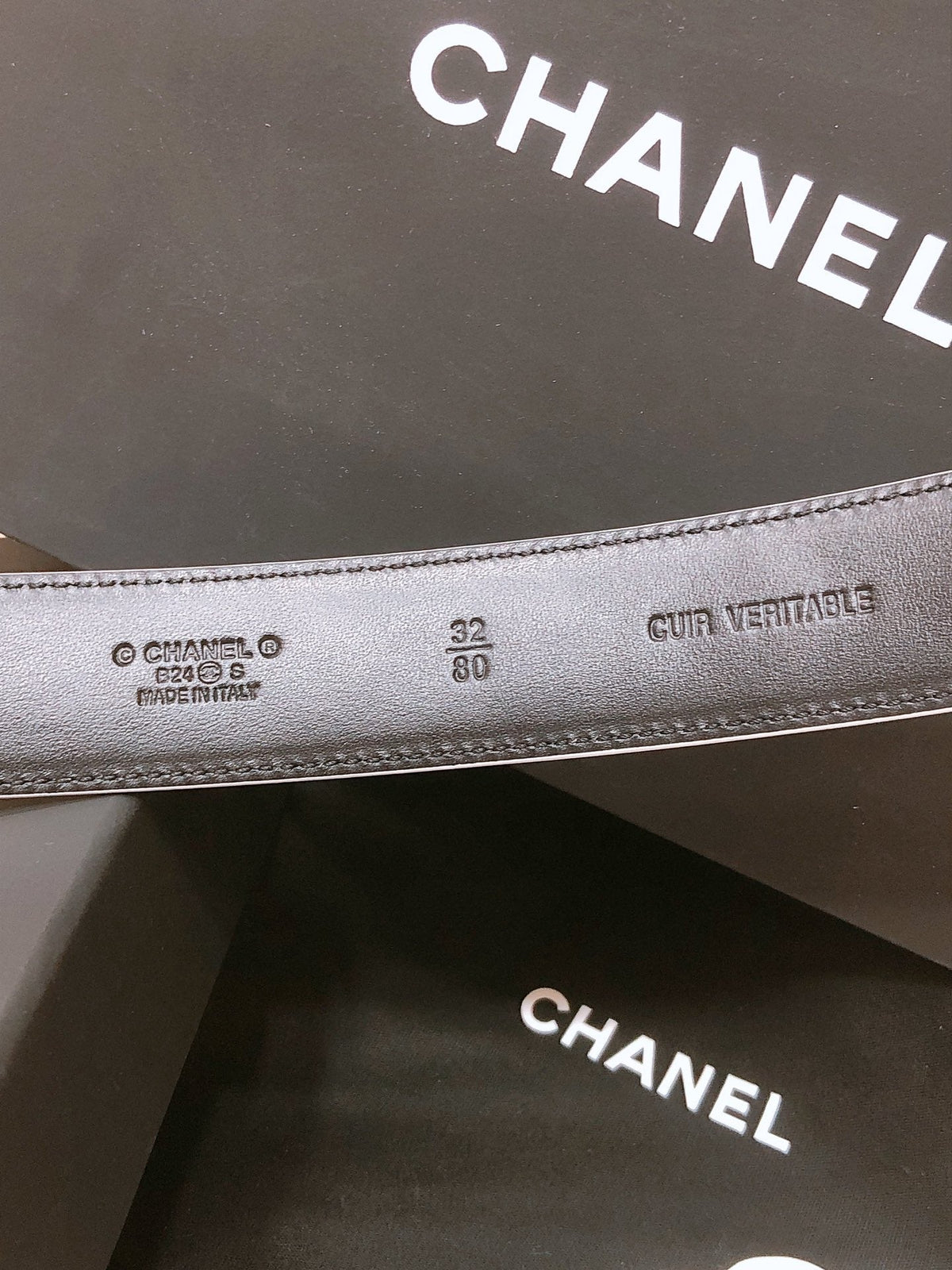 CHANEL BELT 3CM IN WHITE EMBROIDERED LAMBSKIN GOLD HARDWARE