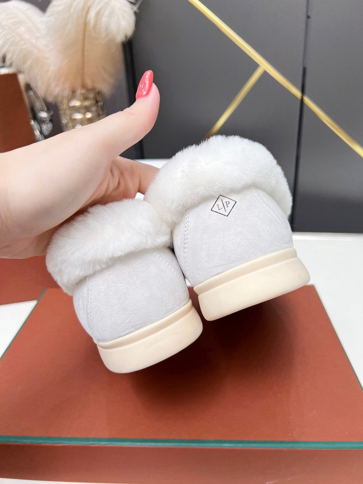 LP Summer Charm Walk Loafer Light Grey Suede Lamb Fur