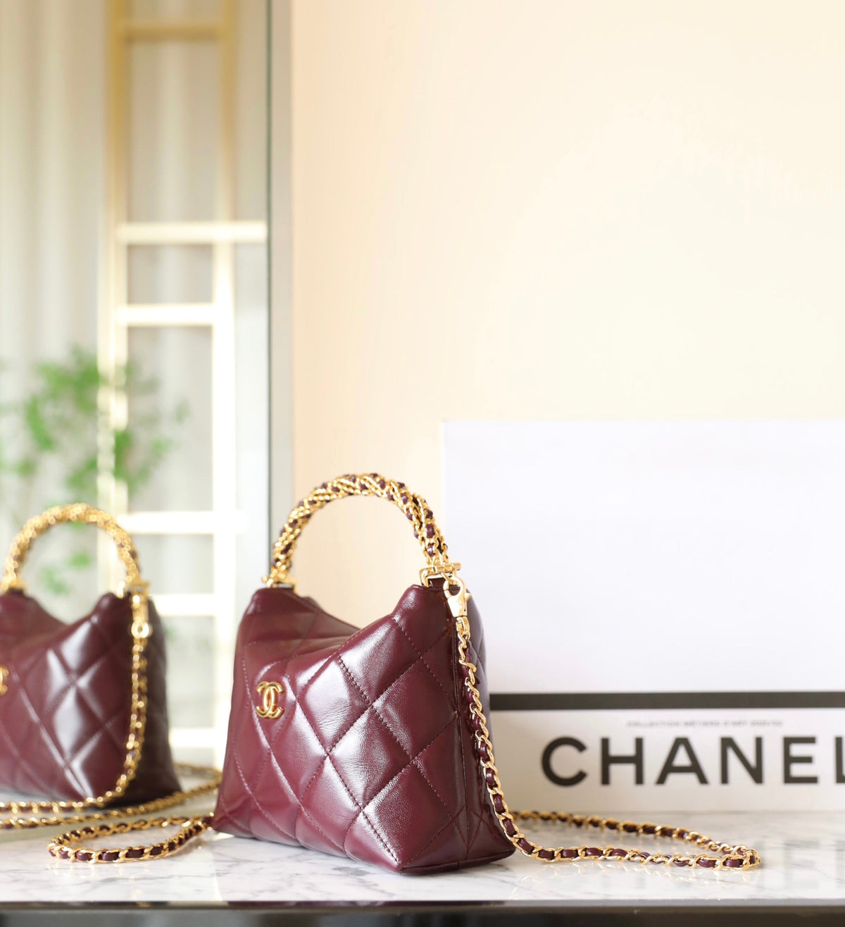 24B Cluth With Chain Burgundy Lambskin Gold Hardware