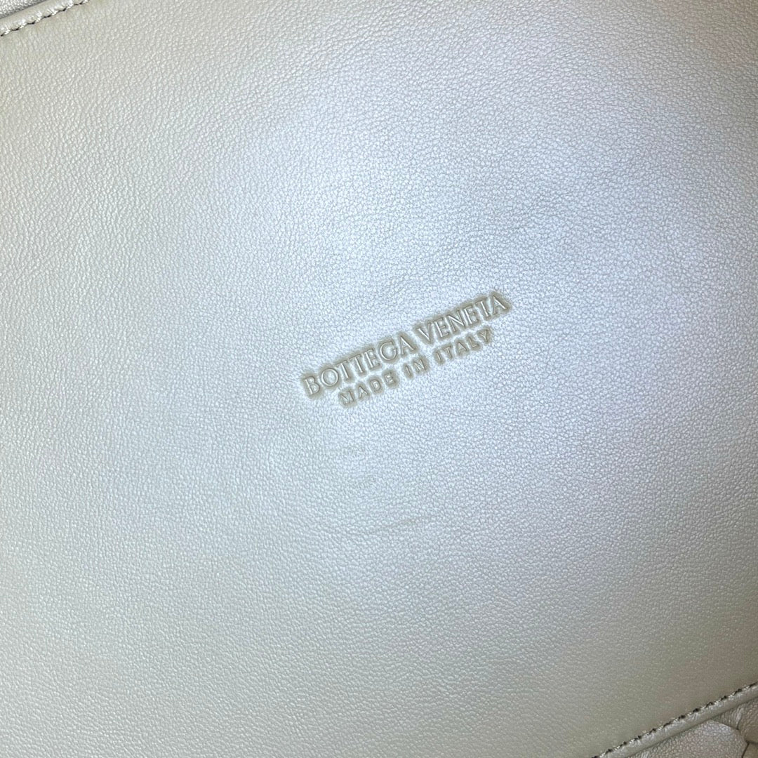 BV Intrecciato 30cm Bag Cave Stone Green Leather 532264