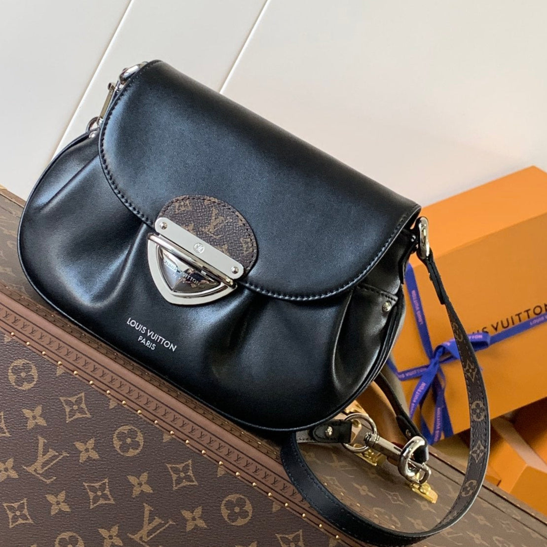 LV Sunset Vibe Handbag Black Sheepskin 241290