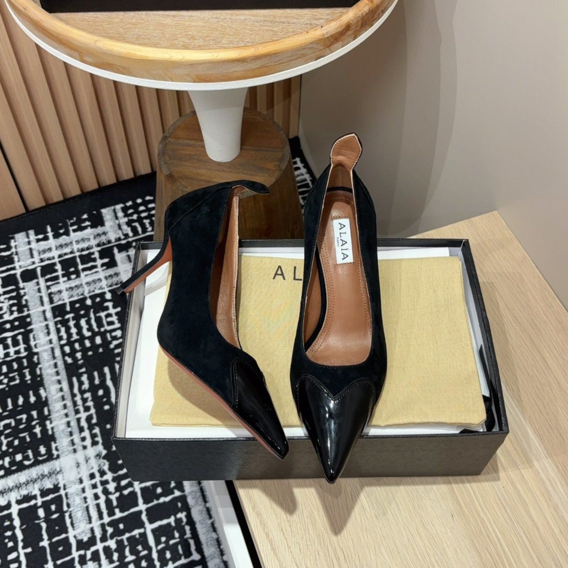 Alaia Pump Coeur 85mm In BLack Suede 933077