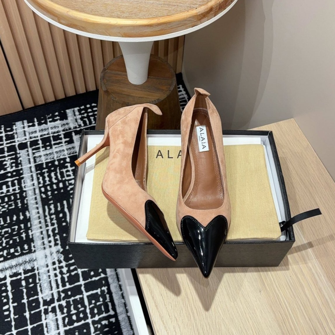 Alaia Pump Coeur 85mm In Beige Suede 933078