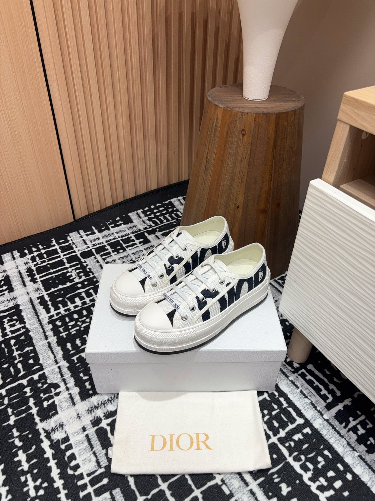 CD Walk'n'Dior Platform Sneaker Black White Miss Canvas