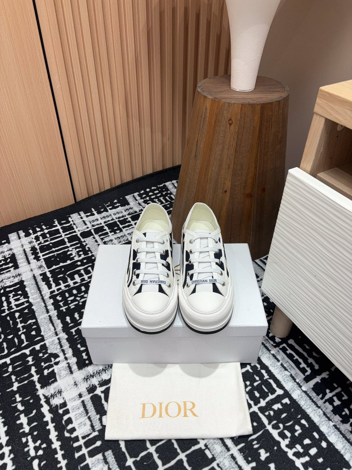 CD Walk'n'Dior Platform Sneaker Black White Miss Canvas