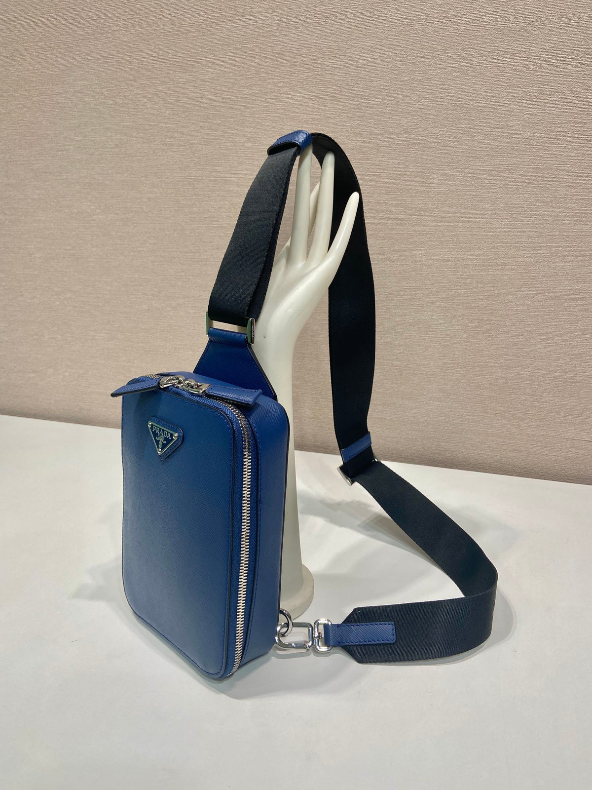 CHEST BAG 20 IN CLASSIC BLUE SAFFIANO LEATHER