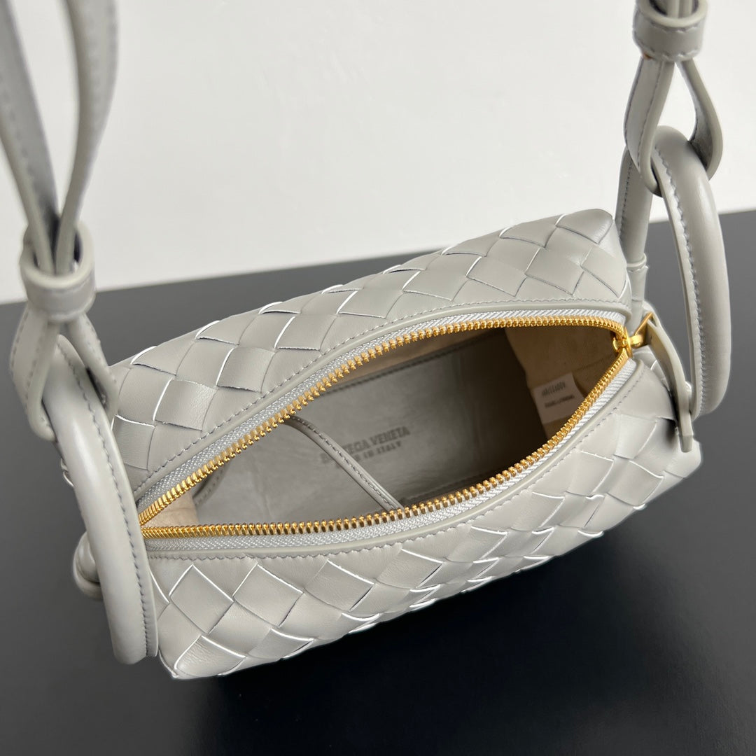 BV Loop Top Handle 19cm Grey Lambskin