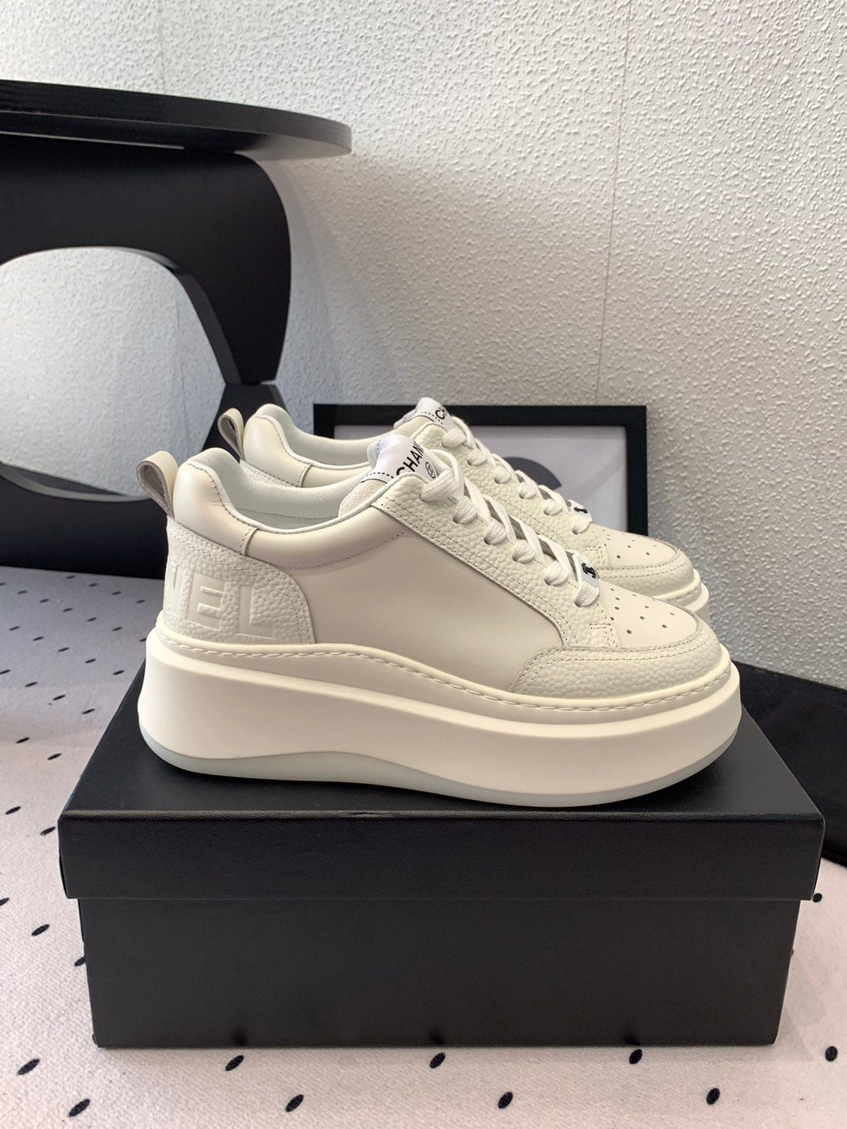 CC Sneaker In White Cowhide 147103