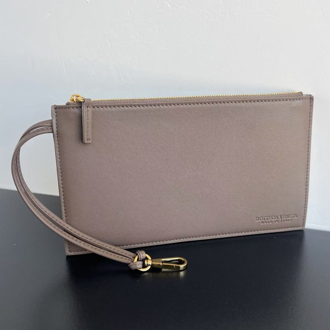 BV Intrecciato 30cm Bag Pinecone Brown Leather 532271