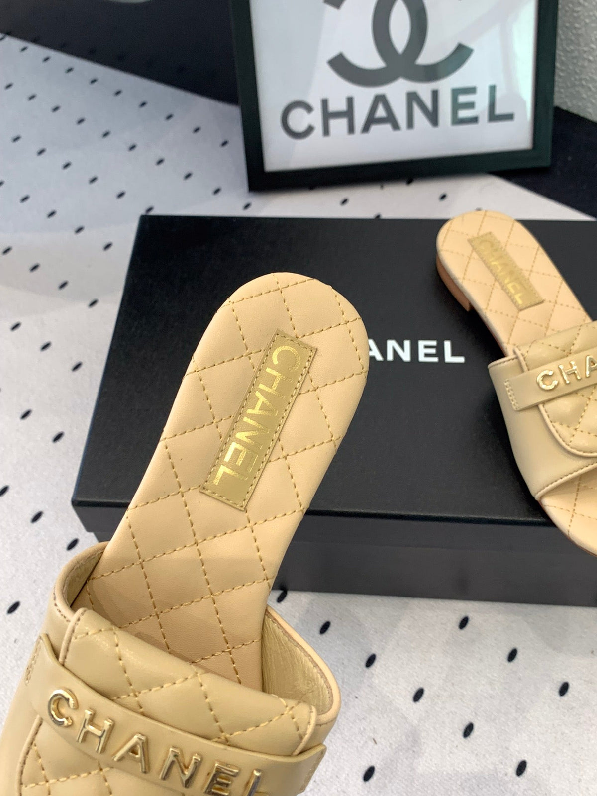 CC Slippers In Beige Quilted Cowhide 147026