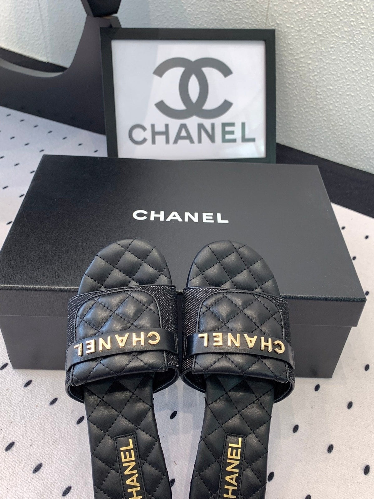 CC Slippers In Black Quilted Cowhide 147027