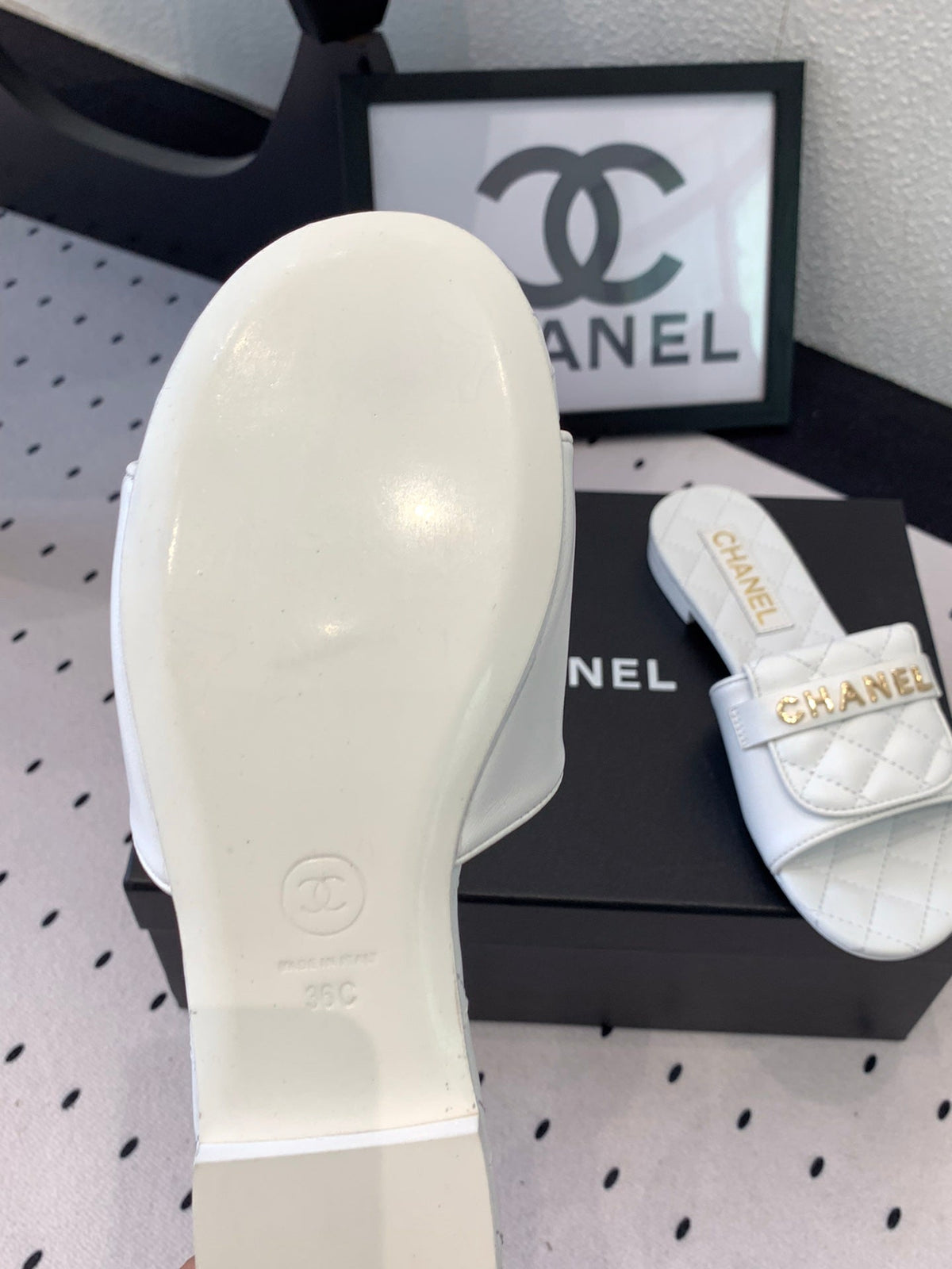 CC Slippers In White Quilted Cowhide 147028