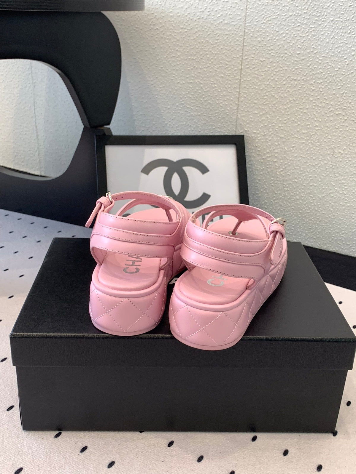 CC Thong Sandals In Pink Lambskin 147035