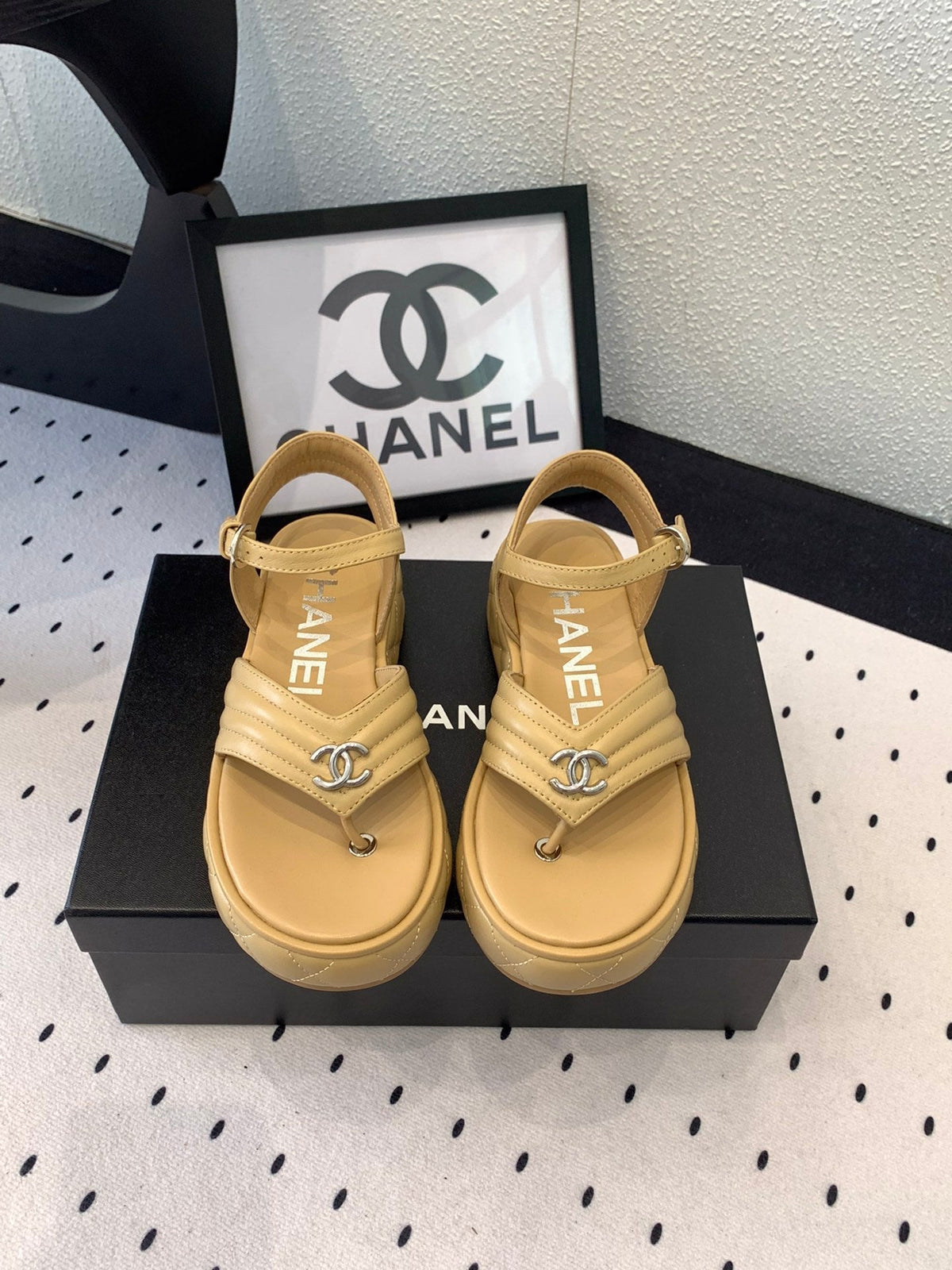 CC Thong Sandals In Dark Beige Lambskin 147040